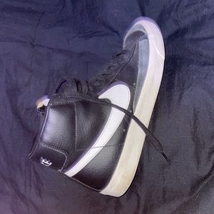 nike blazers black comes with box